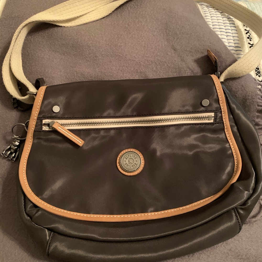 Kipling nylon with leather handbag !